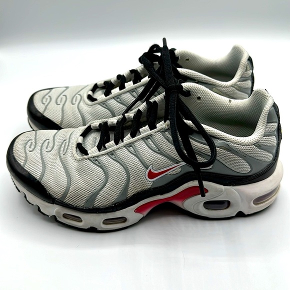 Nike Air Max Plus | Size 4 Youth | Photon Dust, Varsity Red - Picture 5 of 7